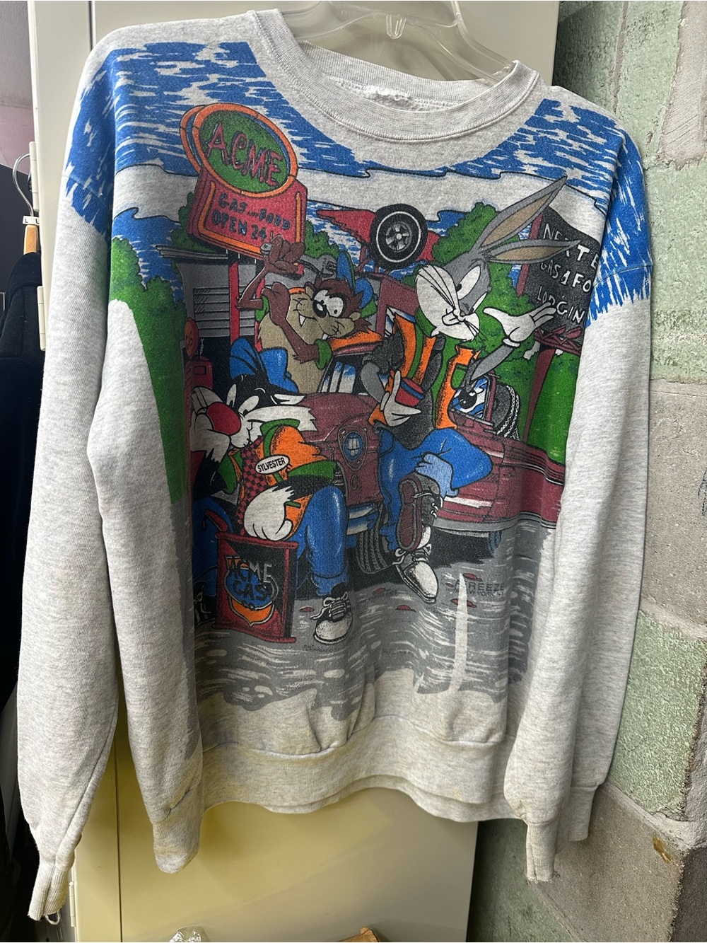 Looney tunes acme gas station taz bugs bunny crew neck sweater size xxl 90’s
